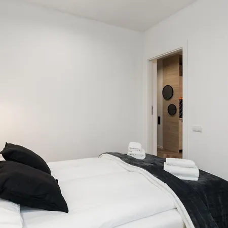 Apartment Loft Style Opienskiego With Parking By Renters Poznan
