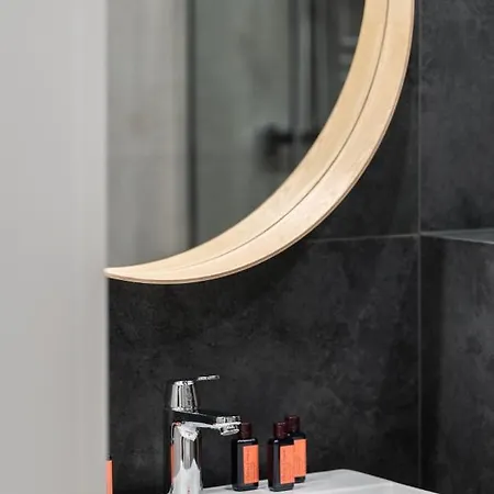 Apartamento Loft Style Opienskiego Close To The Zurawiniec Nature Reserve By Renters